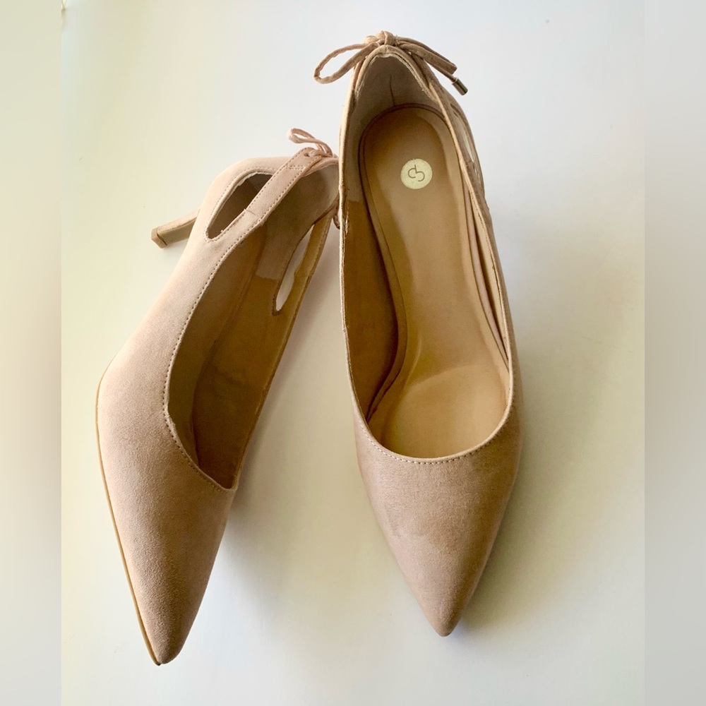 Blush pumps size 9